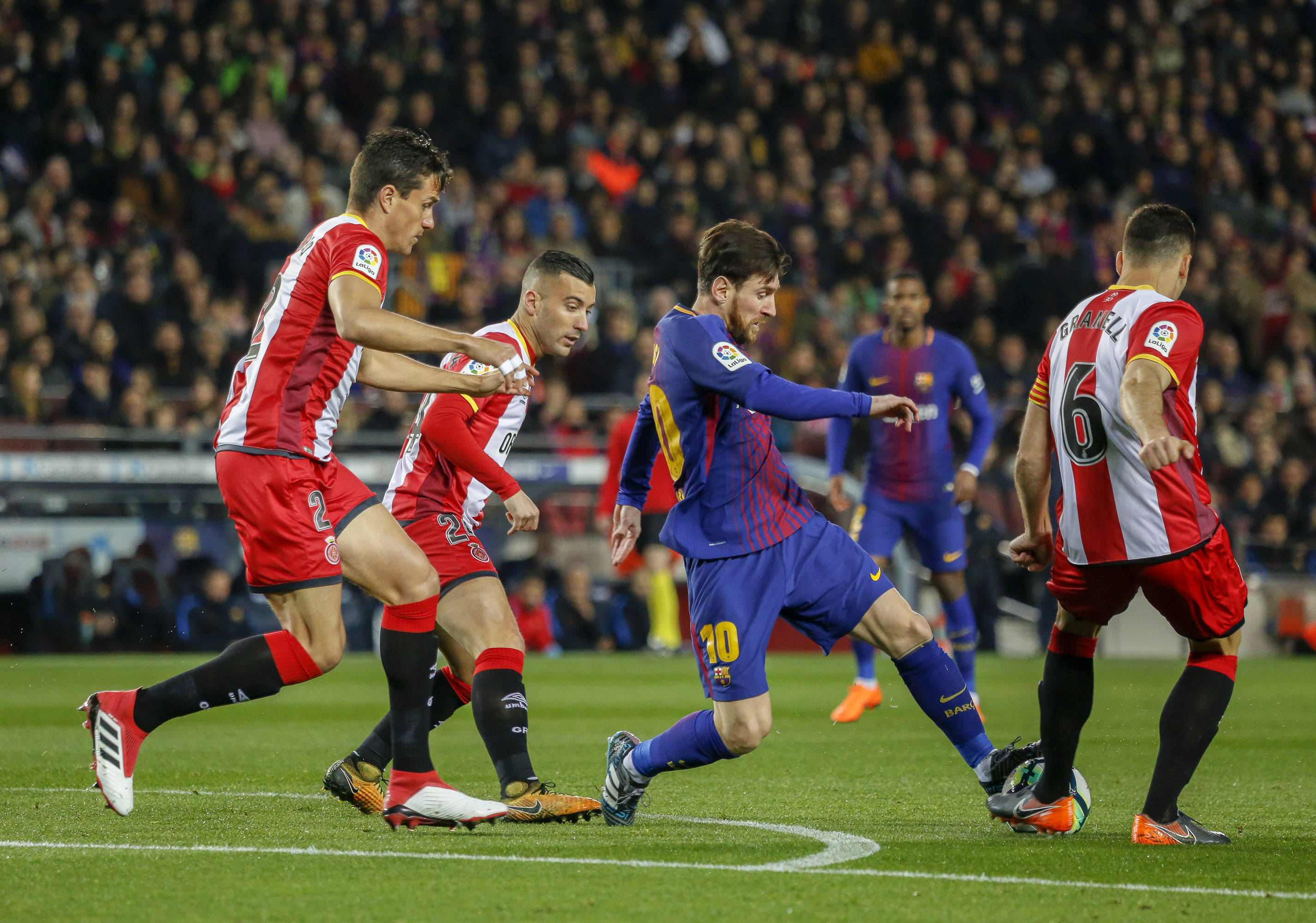 包含比尔巴鄂主场击败对手，稳定在中游位置的词条