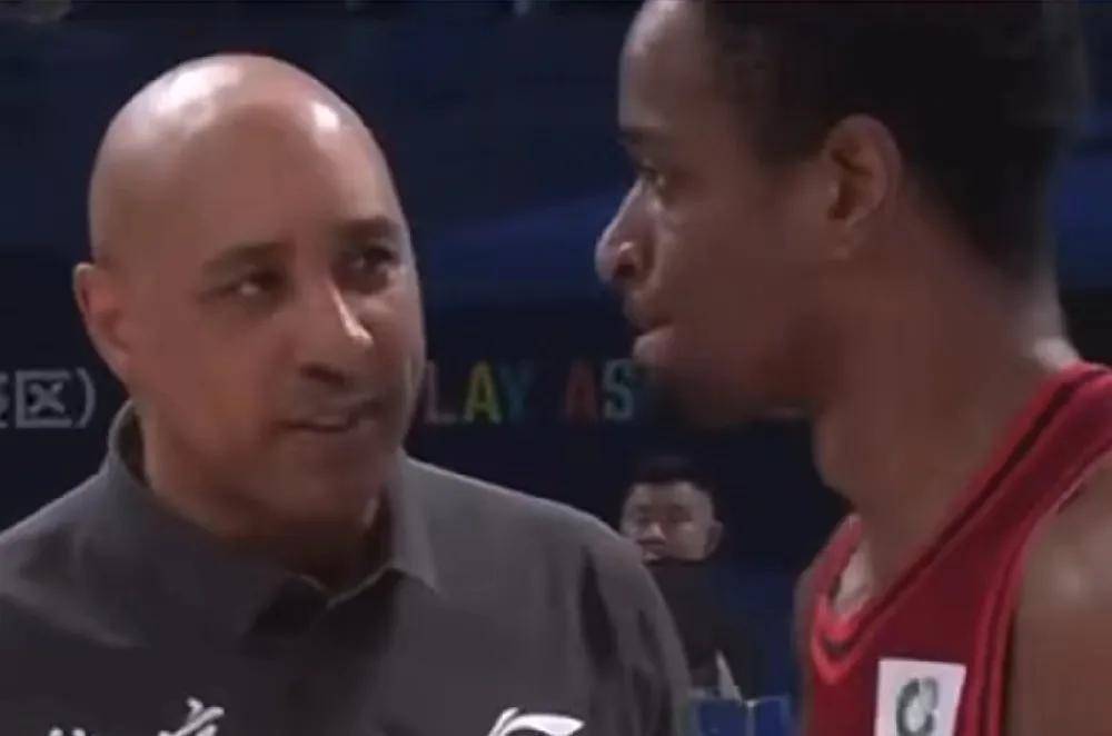 爱游戏网页版登录入口-河床球迷现场助威，激发球队夺冠斗志