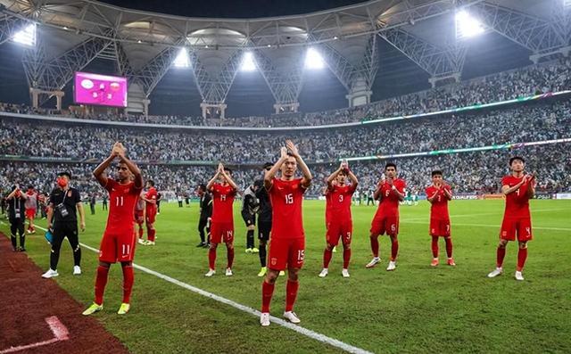 河床球迷现场助威，激发球队夺冠斗志