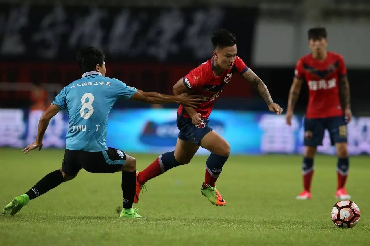 深圳佳兆业客场大胜大连一方,豪取三分 深圳佳兆业客场大胜大连一方,豪取三分