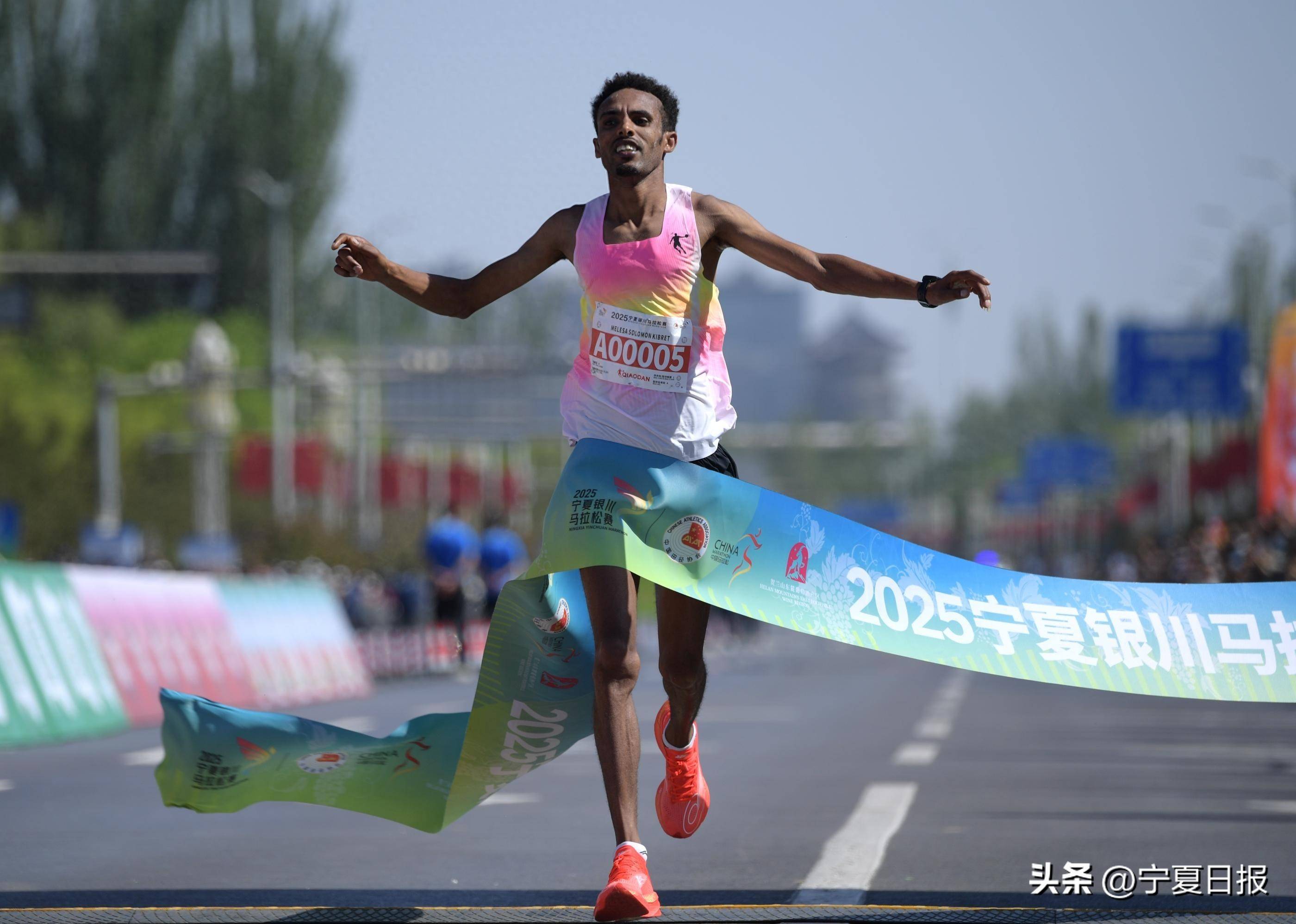 马赛队员意欲冲冠,展现全力一战 马赛队员意欲冲冠,展现全力一战