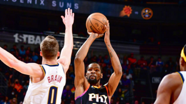 爱游戏活动-包含精彩瞬间回顾：致胜球飙进三分，球迷沸腾的词条