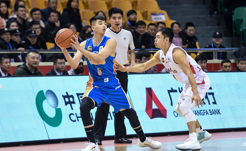 爱游戏官方入口-经验老将助攻得手，带领球队迎来胜利的简单介绍