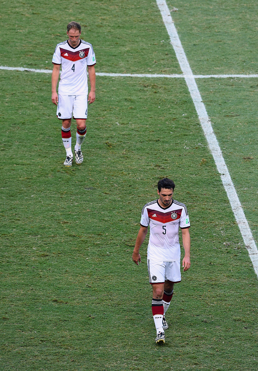 关于英格兰队获得进球之星，冰岛队败北惨遭淘汰,实力悬殊的较量令人唏嘘不已的信息