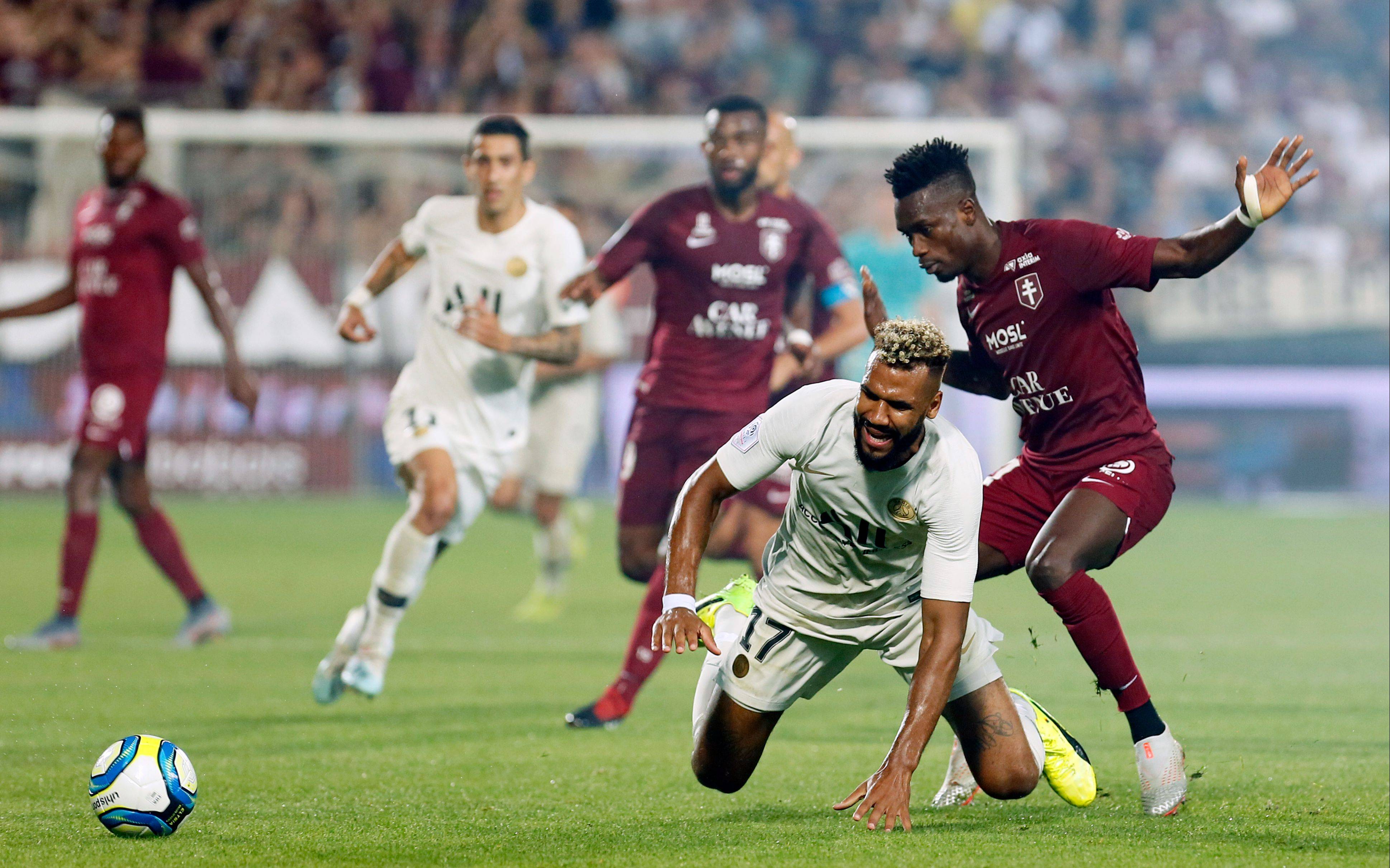 国际足坛巨星对决,赛场上演精彩 国际足坛巨星对决,赛场上演精彩