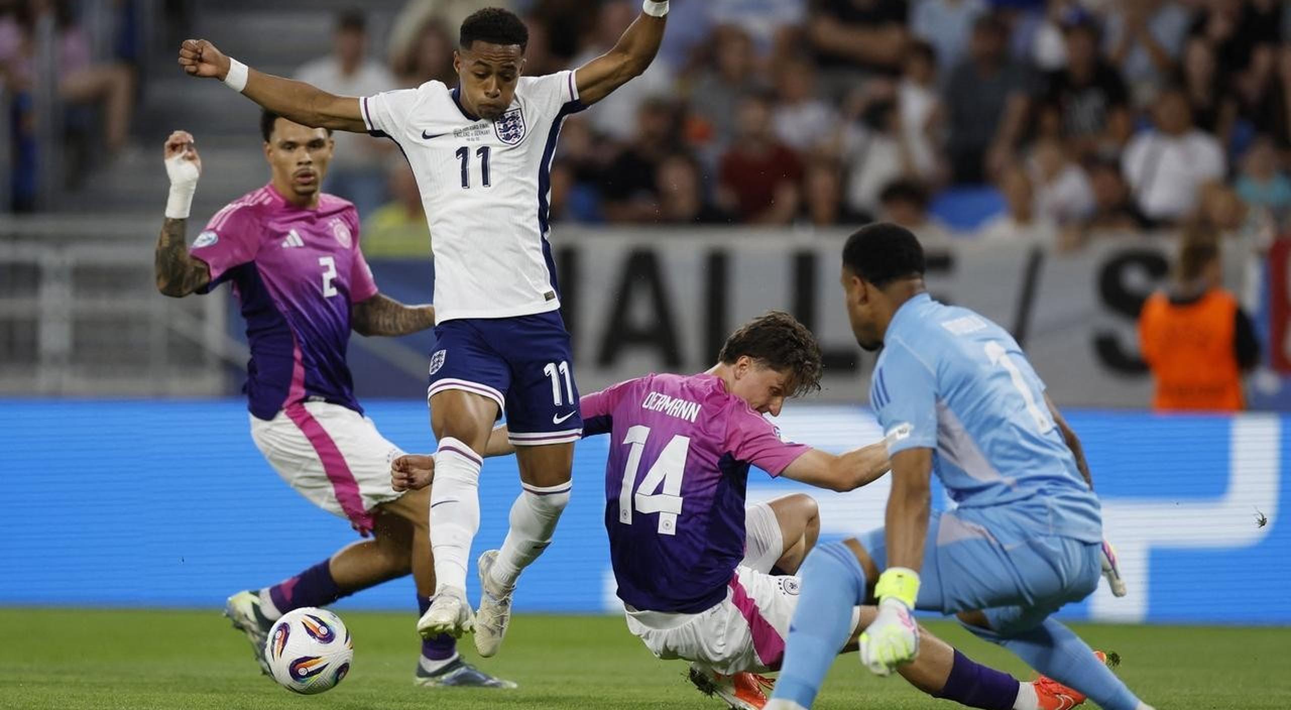 德国0-1负于英格兰,遭遇欧冠淘汰 德国0-1负于英格兰,遭遇欧冠淘汰