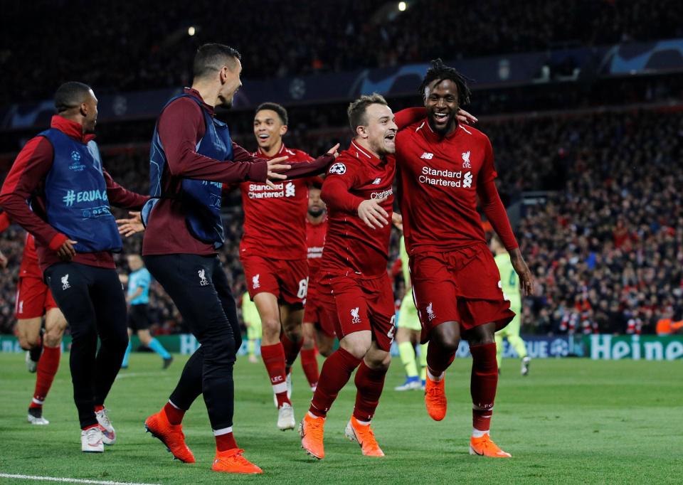 爱游戏直播-巴萨铁杆粉丝聚集，欲创造奇迹